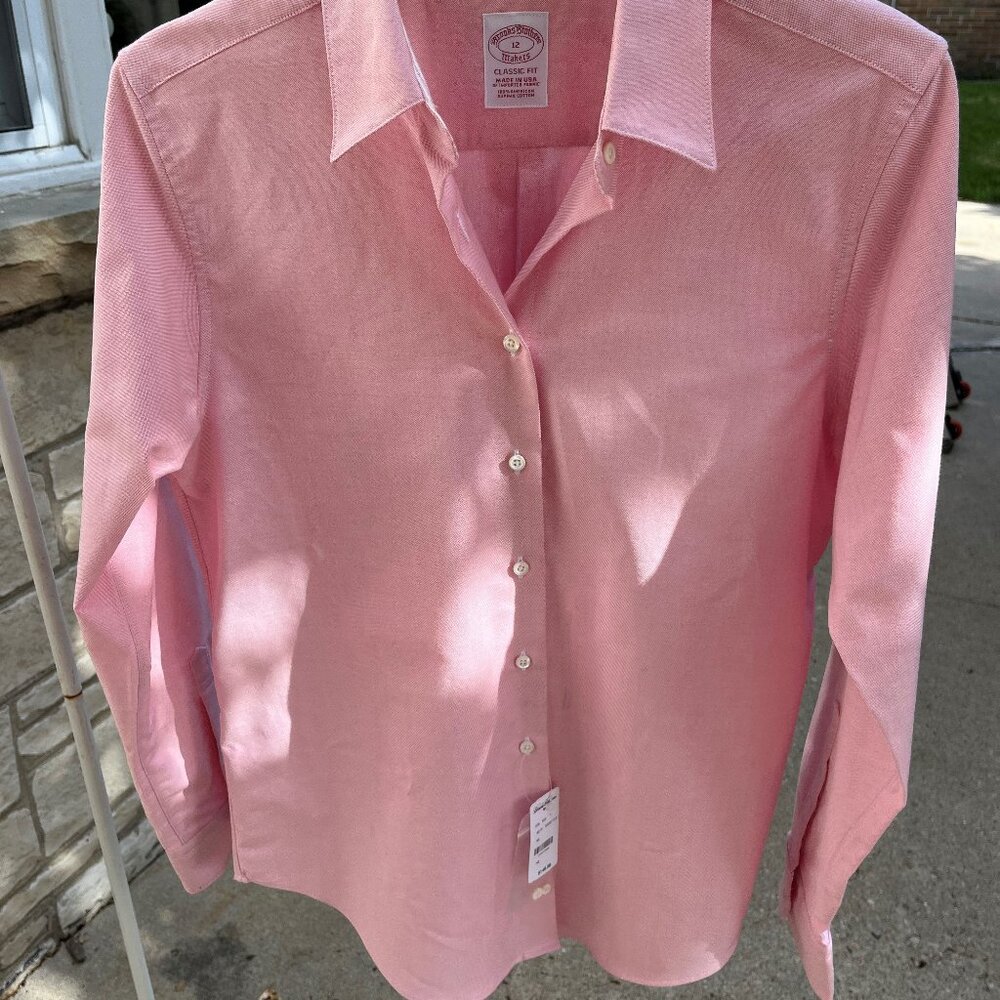 BrooksBrothers Women Dress Shirt. Pink color , size L (12-14)